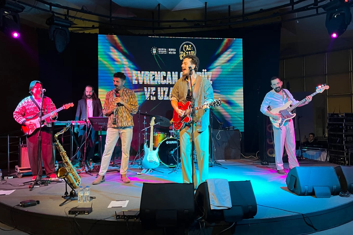 Bursa’da Evrencan Gündüz ile ‘Caz Pazarı’ coşkusu