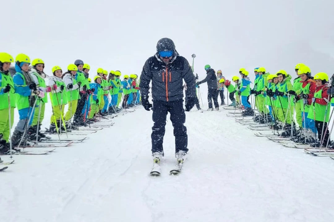 Bursa’da öğrencilerin kayak keyfi