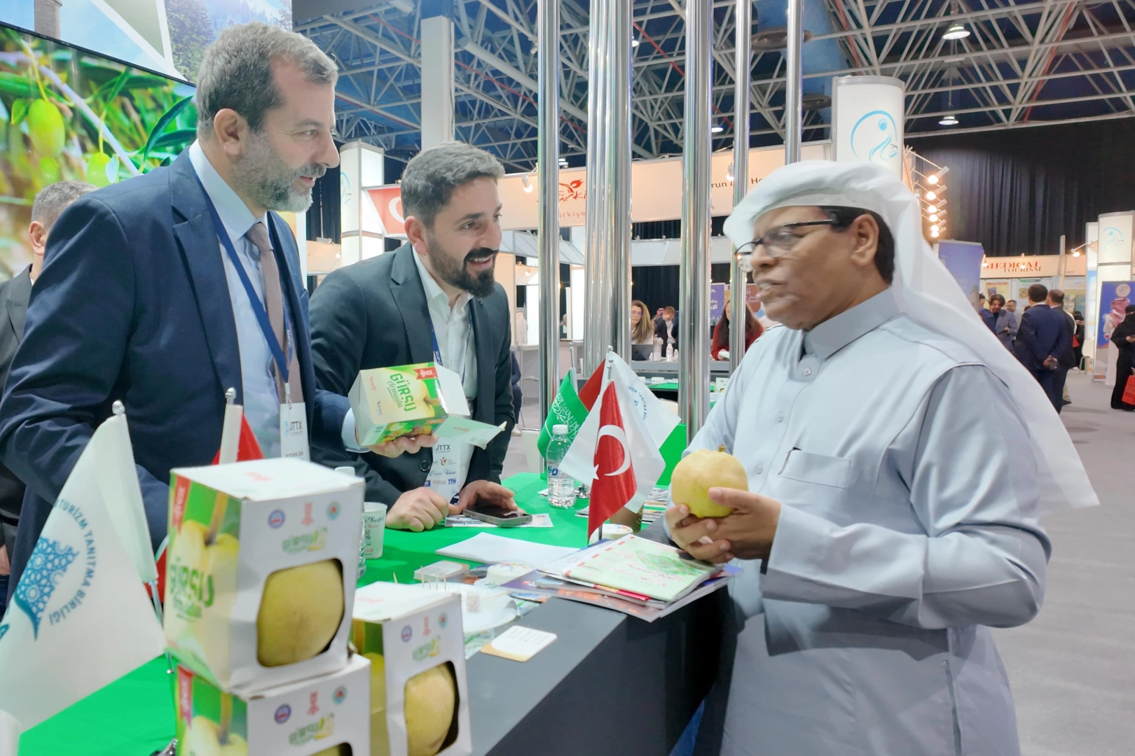 Bursa’nın Gürsu armudu Cidde Turizm Fuarı’nda tanıtıldı