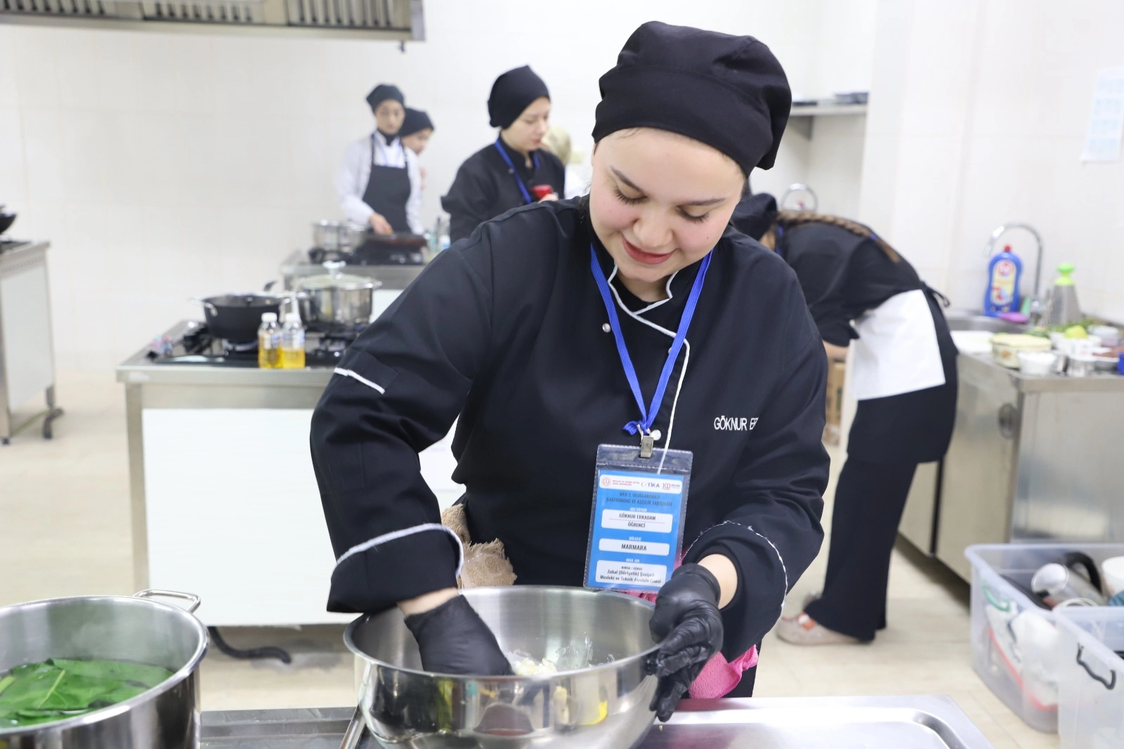 Geleceğin şefleri Bursa’da “Anne Reçeteleri” ile yarıştı