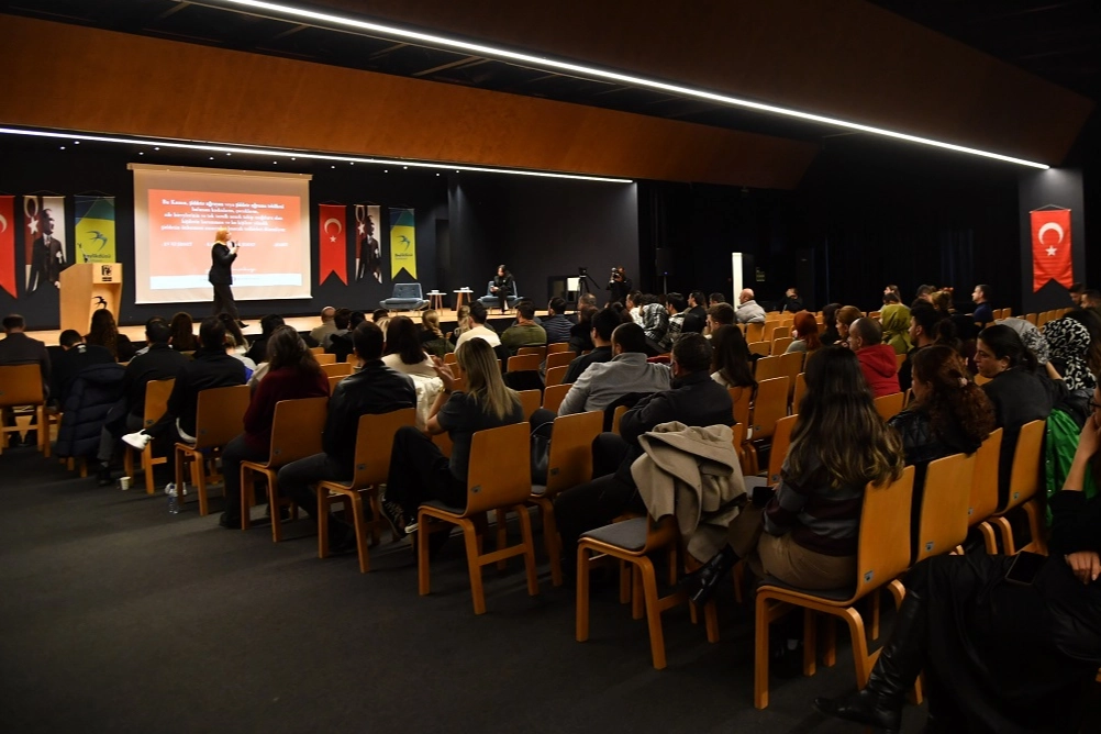 İstanbul Beylikdüzü’nde ‘şiddetle mücadele’ konuşuldu