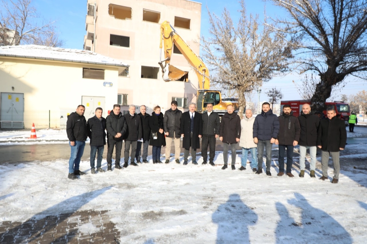 Kayseri Melikgazi Aydınlıkevler’de dönüşüm başladı