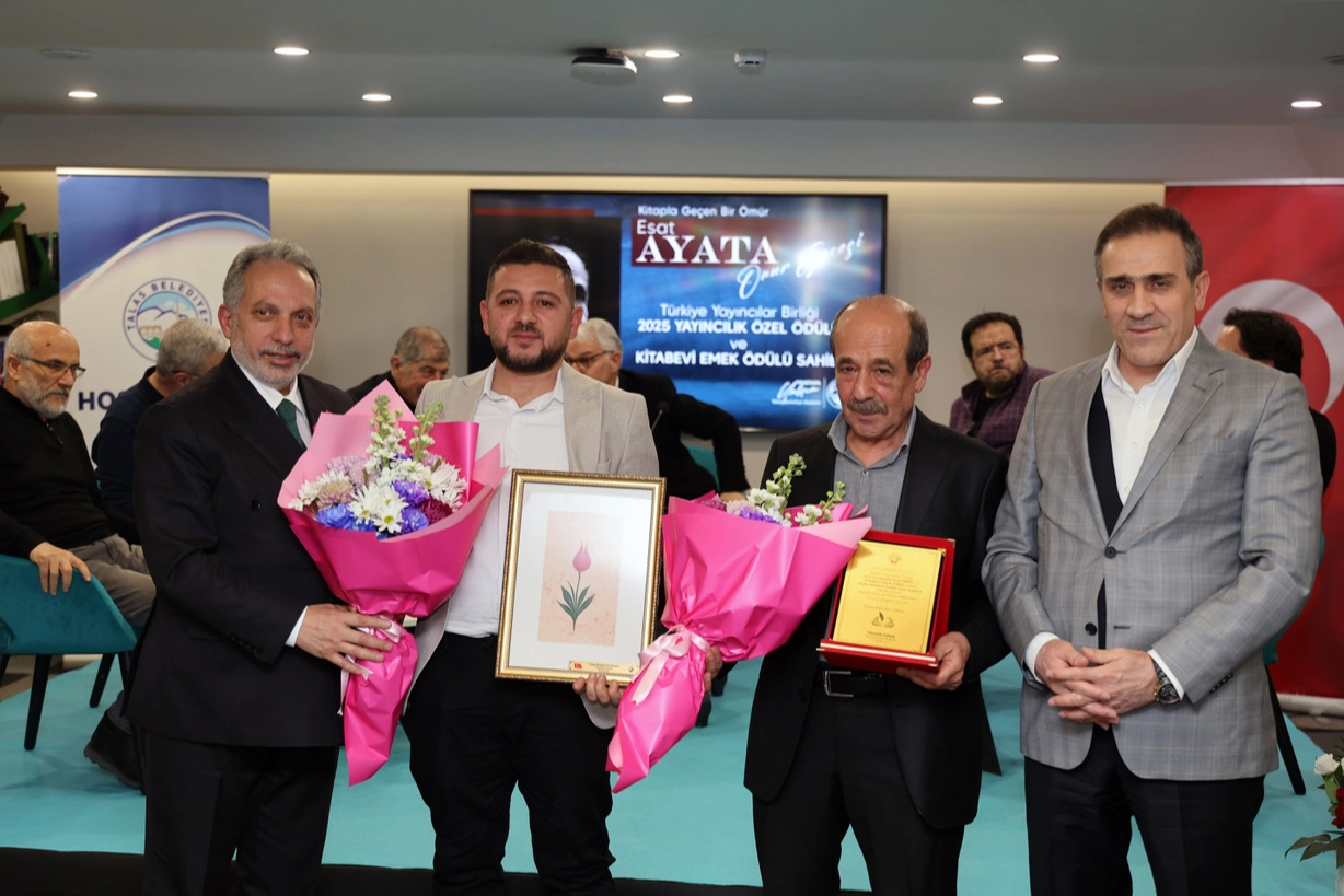 Kayseri Talas’tan Esat Ayata onuruna gece