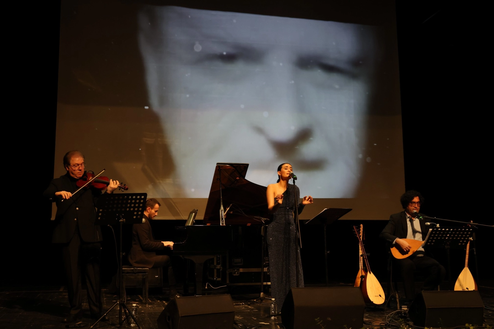 Nâzım Hikmet 124. yaşında Bursa Nilüfer’de konserle anıldı