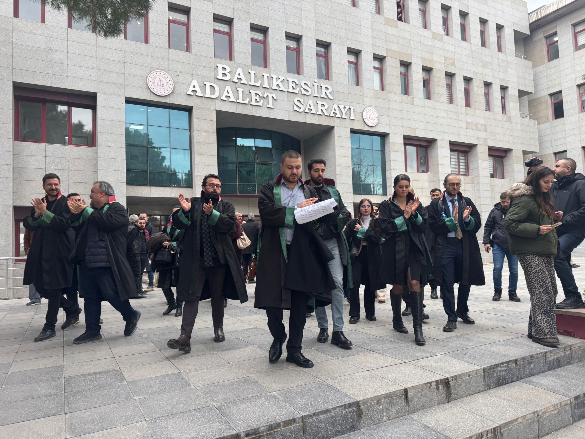 Balıkesir Barosu Avukatından Görev Sırasında Yaşanan Aksaklıklara İlişkin Hukuki Girişim