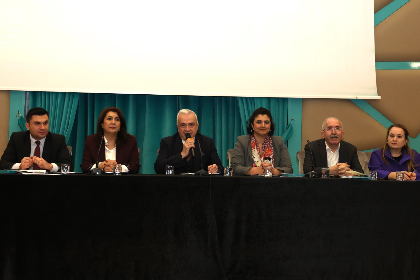 Başkan Şadi Özdemir, temizlik işçileri ile buluştu