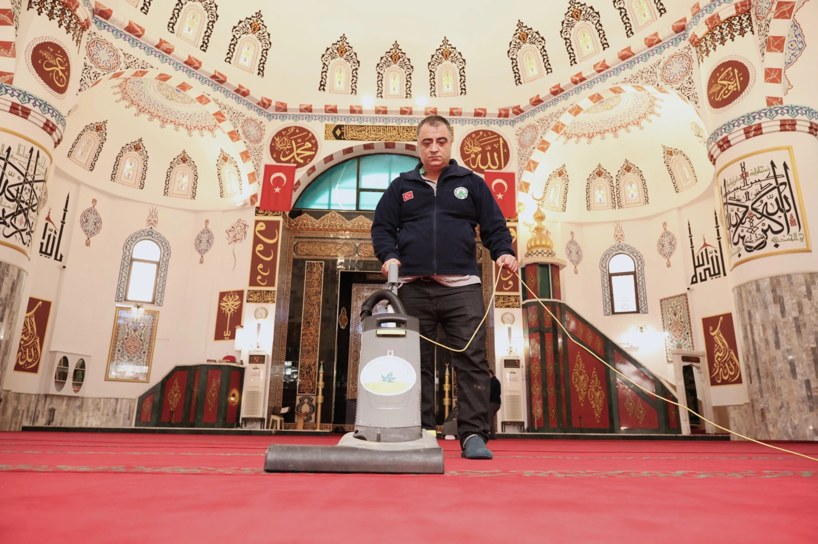 Bursa Osmangazi’de camiler Ramazan’a özenle hazırlandı