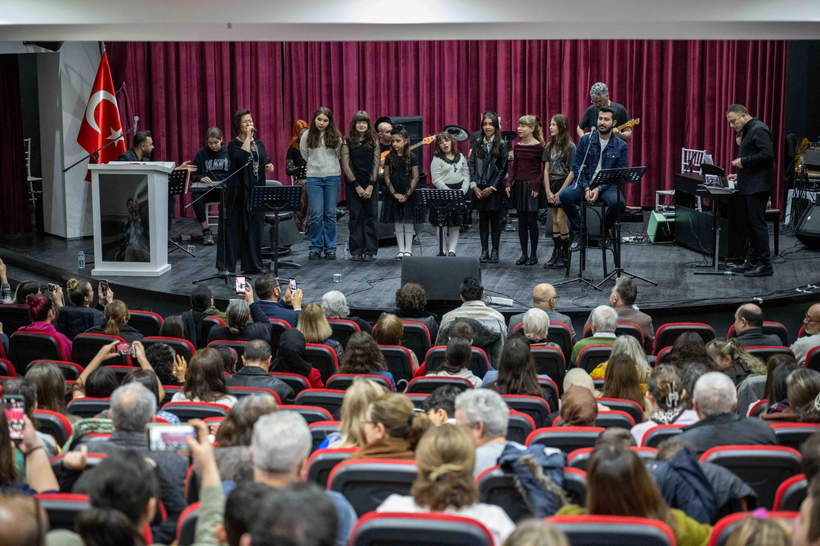 İzmir Bornova’da efsane notalar yankılandı