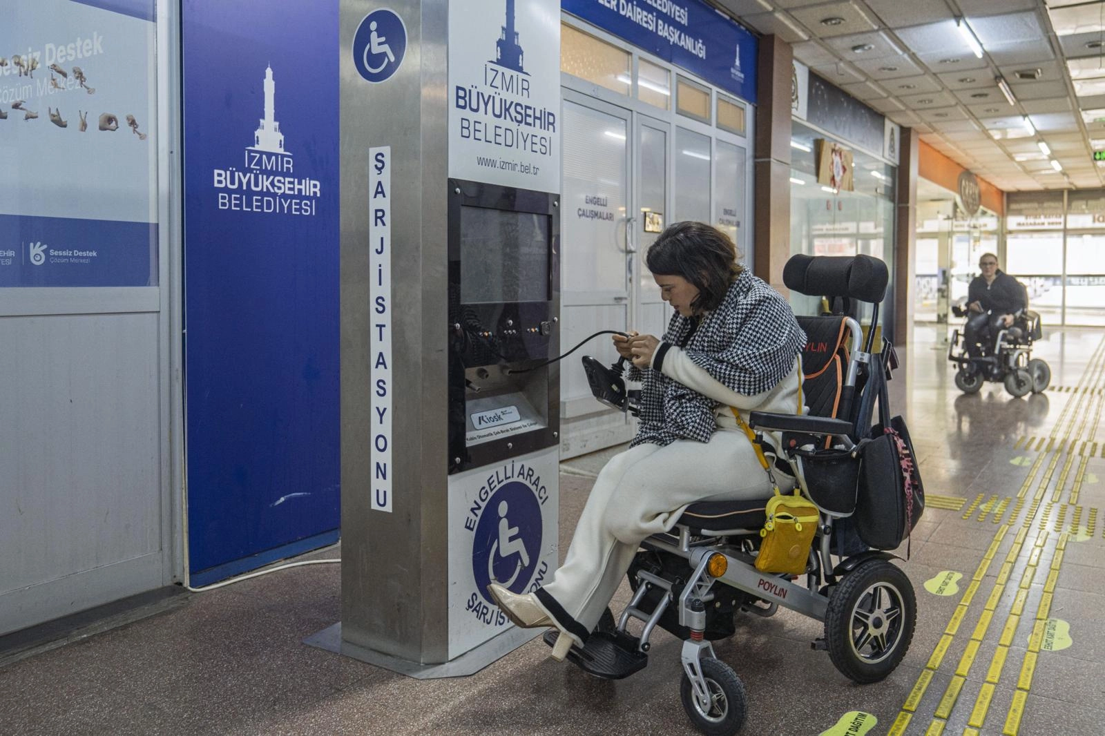 İzmir Büyükşehir’den engelli yurttaşlara ‘can simidi’ hizmet