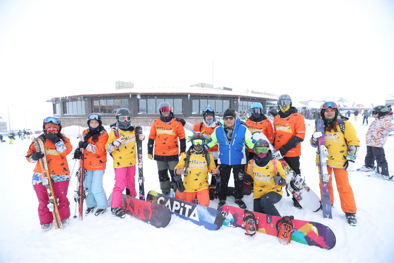 Kayseri Büyükşehir’den kayak okulu hizmeti
