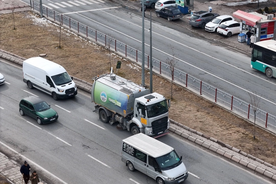 Kayseri Büyükşehir’den şehirde temizlik seferberliği