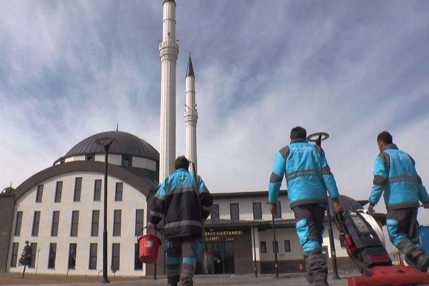 Kayseri Kocasinan’da ramazan öncesi camilerde temizlik seferberliği