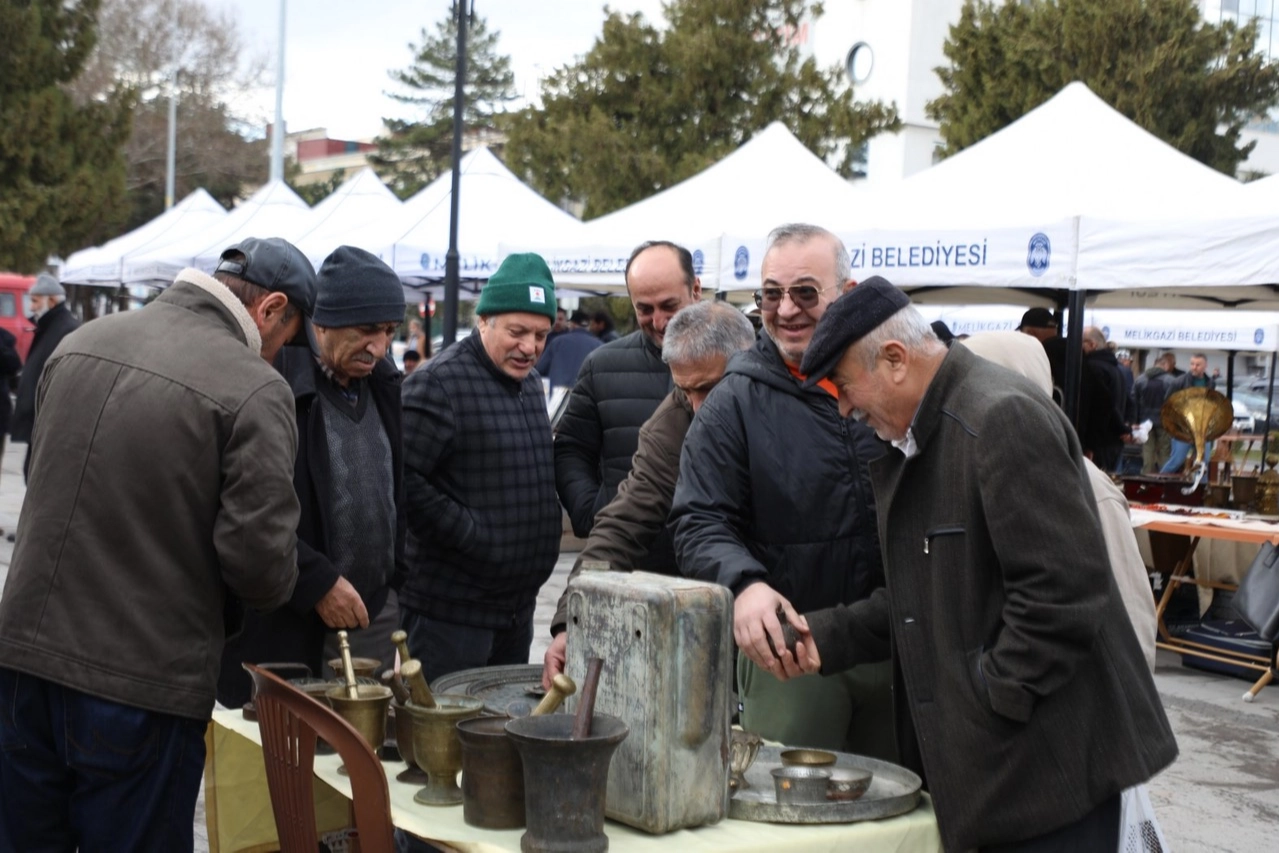 Kayseri Melikgazi’den Antika Pazarı