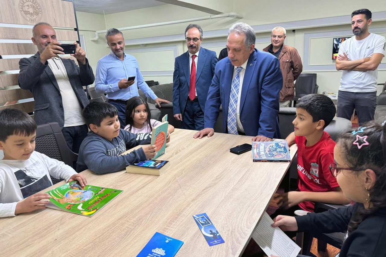 Kayseri Talas’ın ‘Apartman Kütüphane’ projesine büyük ilgi