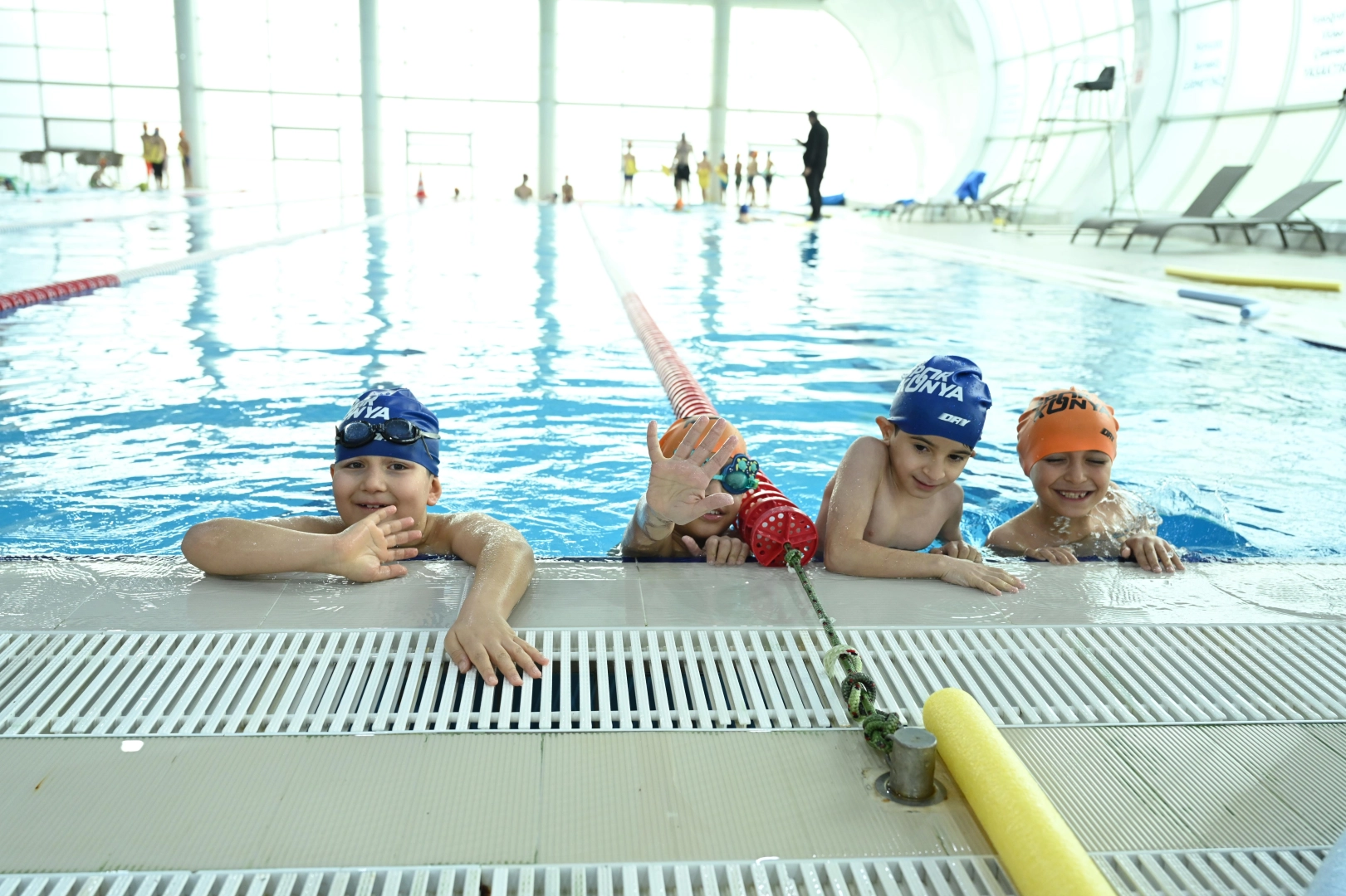 Konya’nın 20 ilçesinde 15 bin öğrenci yüzme öğreniyor