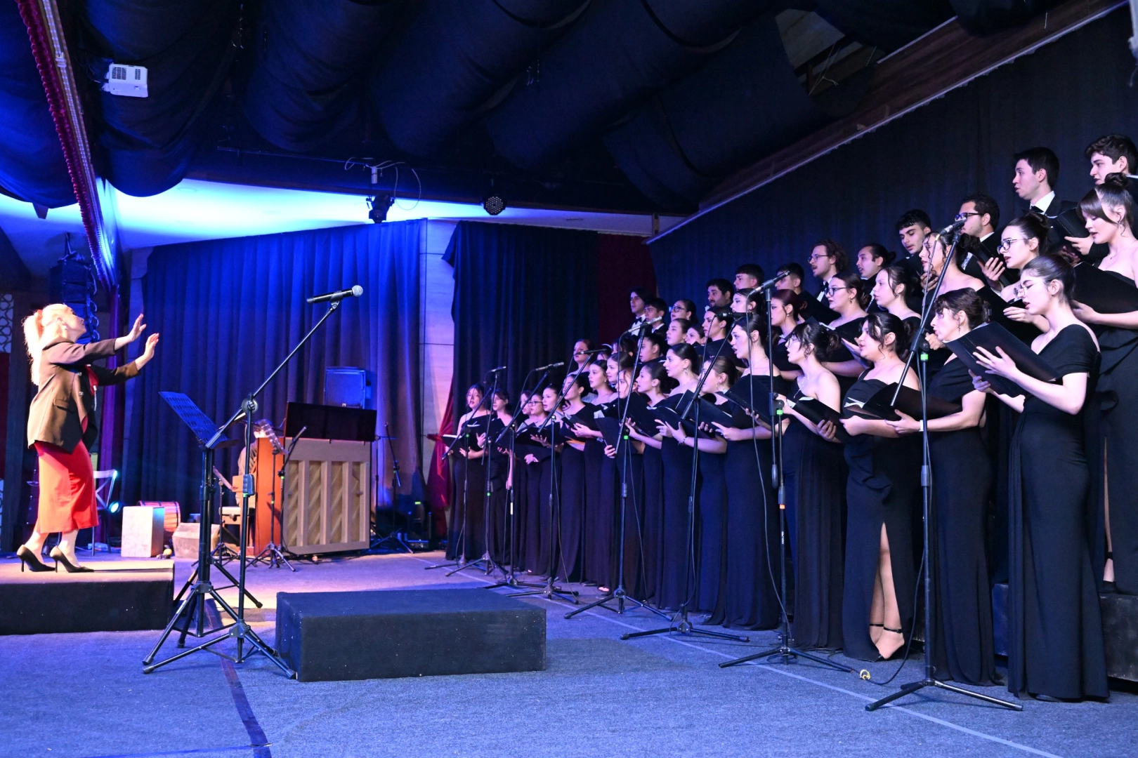 Manisa’da çocuk ve gençlerden ‘çok sesli’ coşku