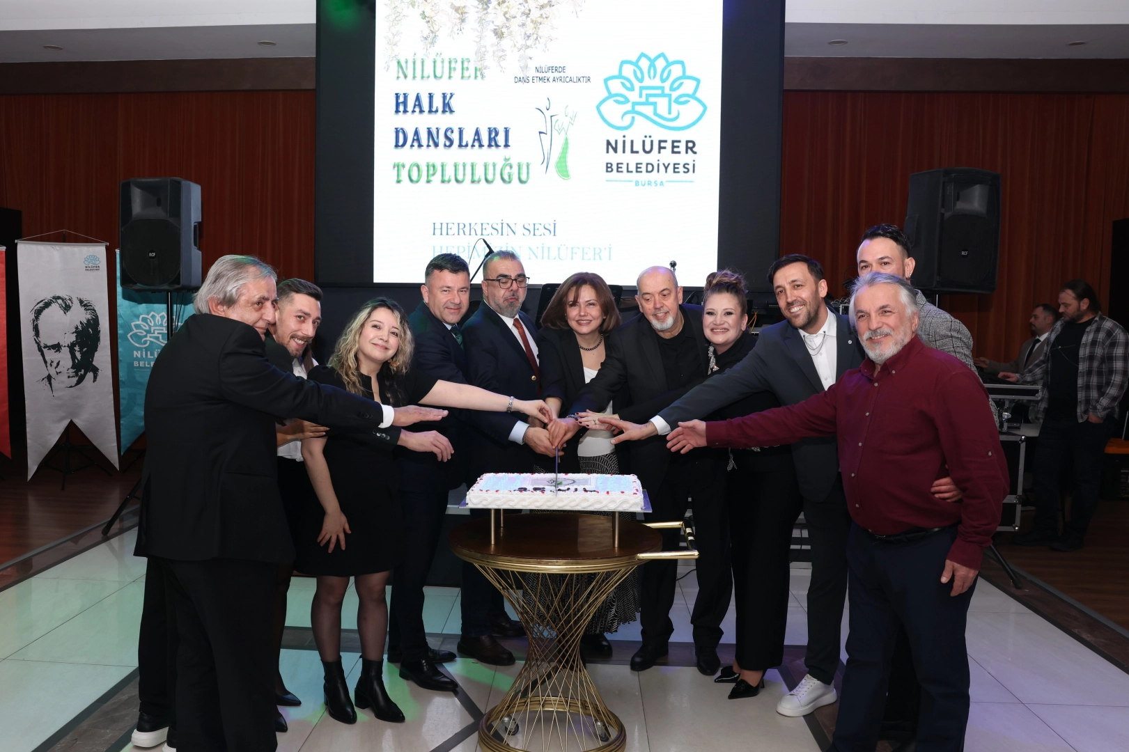 Nilüfer Halk Dansları Topluluğu’ndan 25. yıl kutlaması