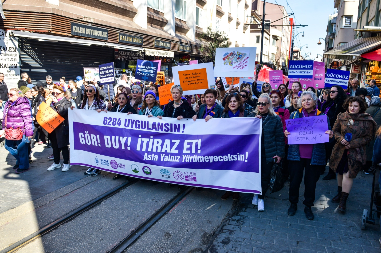 Bursa’da kadınlar eşitlik için yürüdü