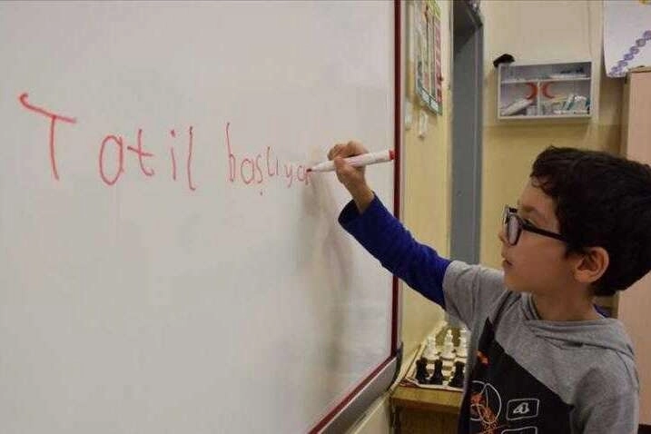 18 milyon öğrenci ara tatile çıkıyor… Tatil kitapları erişime açıldı