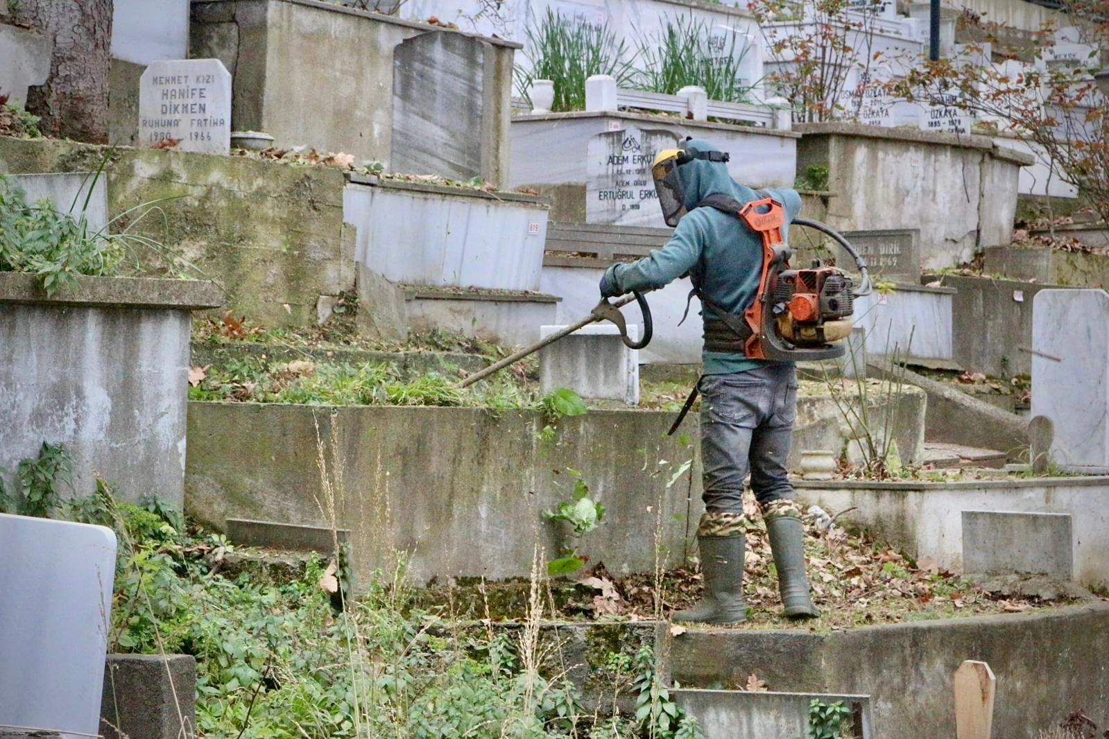 Giresun’da mezarlıklar bayrama hazır
