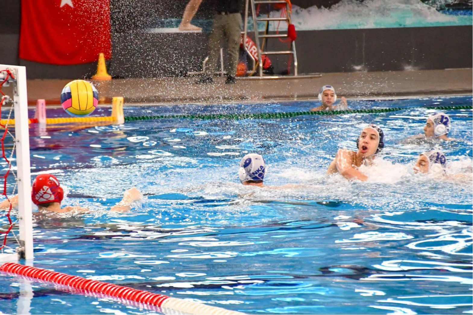 İzmir Büyükşehir Belediyesi sporcuları başarıdan başarıya koşuyor