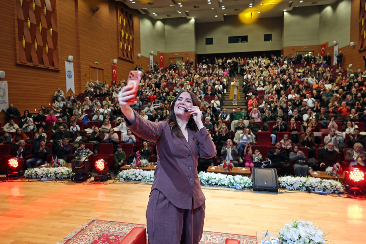 Kayseri Talas’ta Dilek Cesur rüzgarı