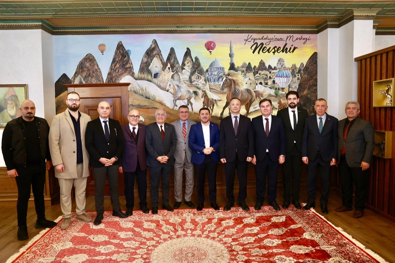 Kırgizistan Büyükelçisi’nden Başkan Arı’ya ziyaret