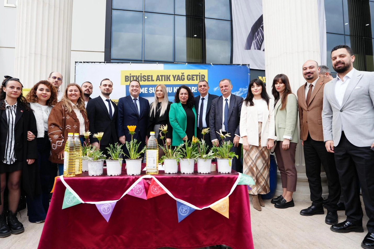 Manisa’da atık yağı getirip suyu kurtardılar
