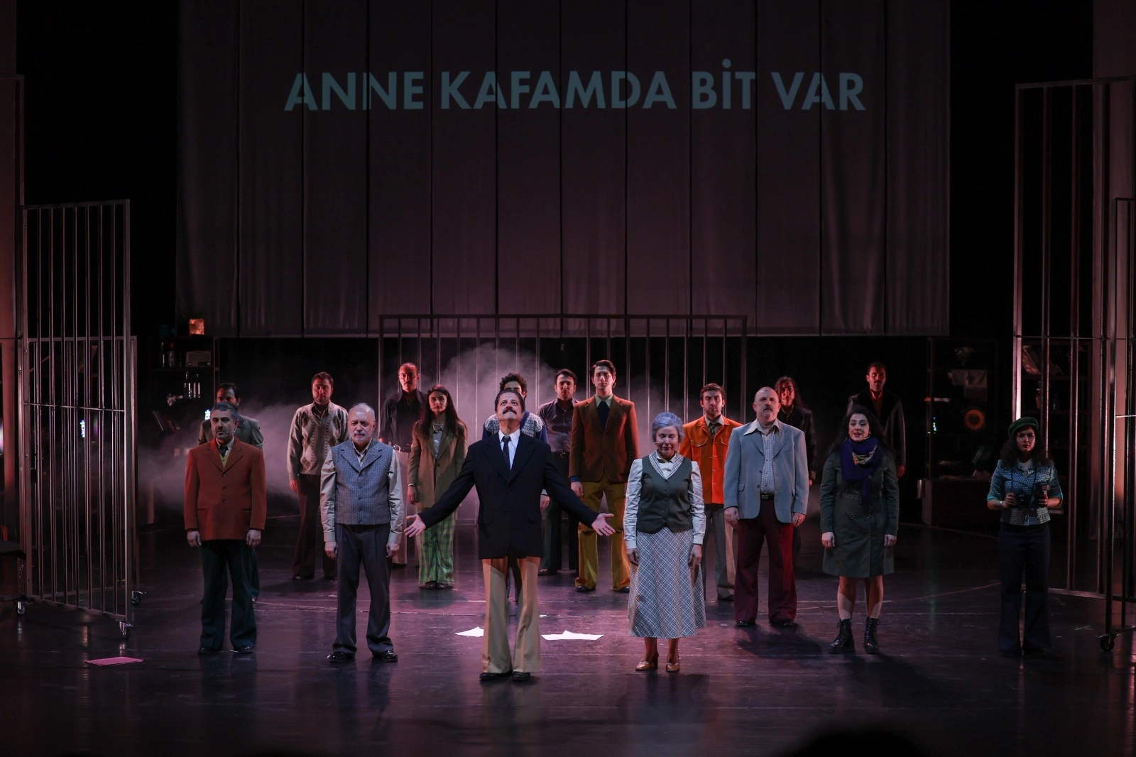 Tarık Akan’ın hayatı tiyatro sahnesinde