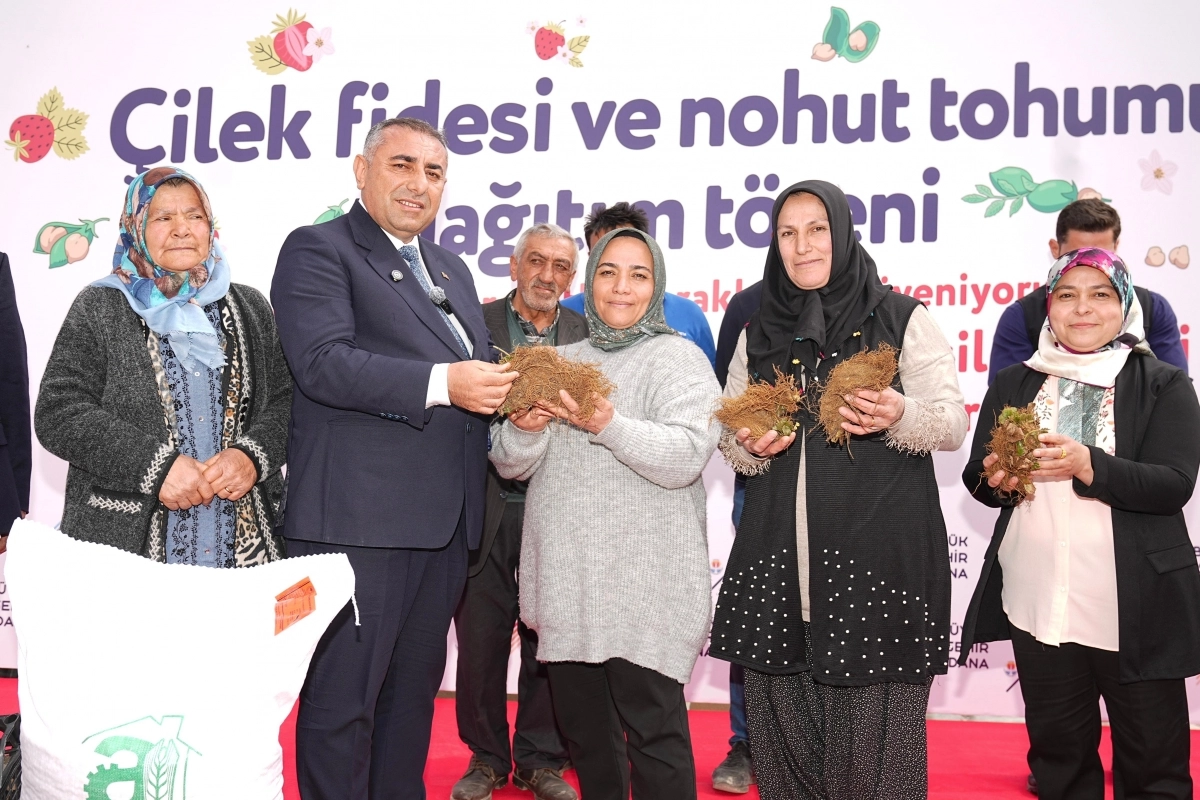 Adanalı üreticiye Büyükşehir’den tam destek