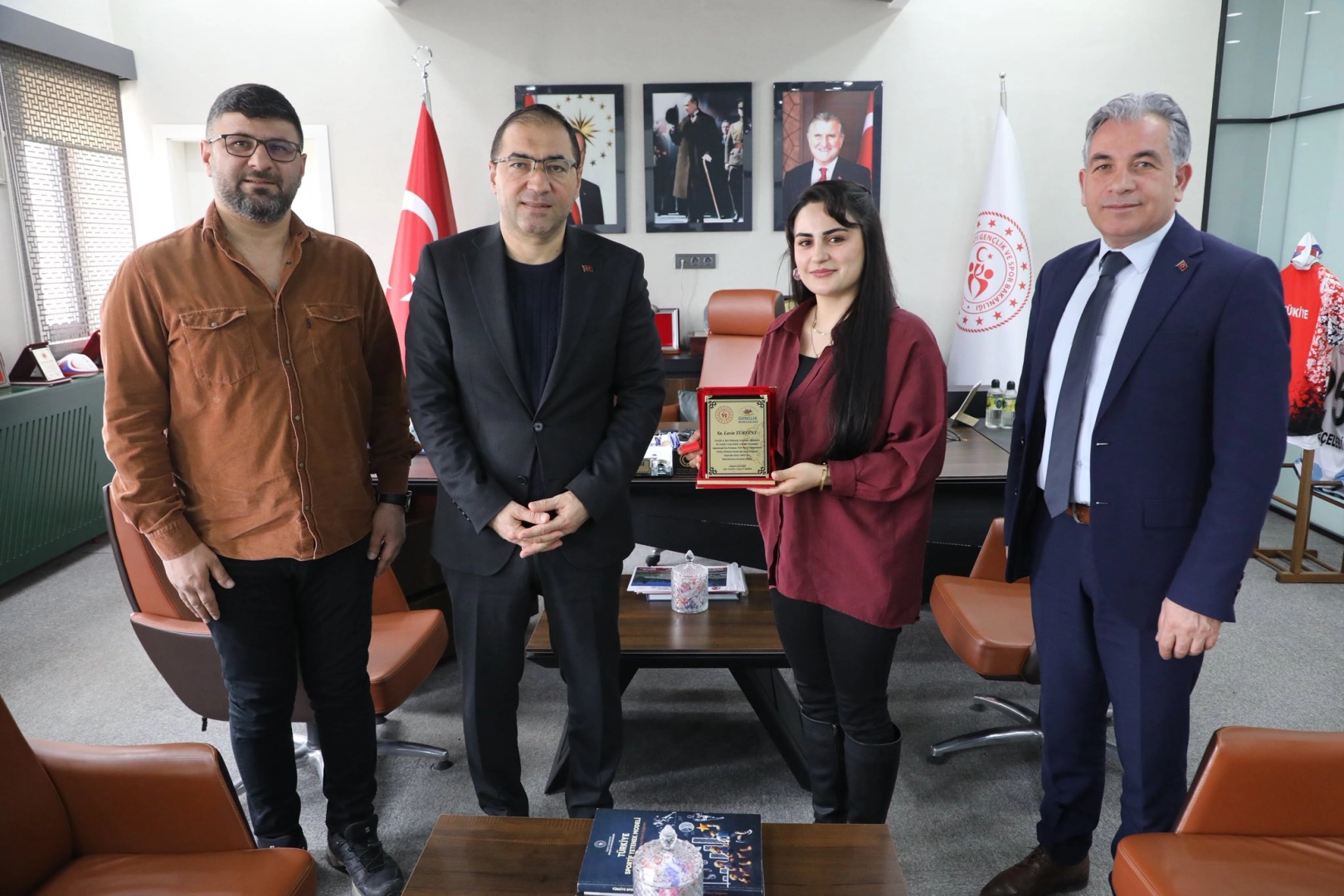 Ağrı’da Müdür Çelebi, genç yetenek Lavin Türfent’i ağırladı