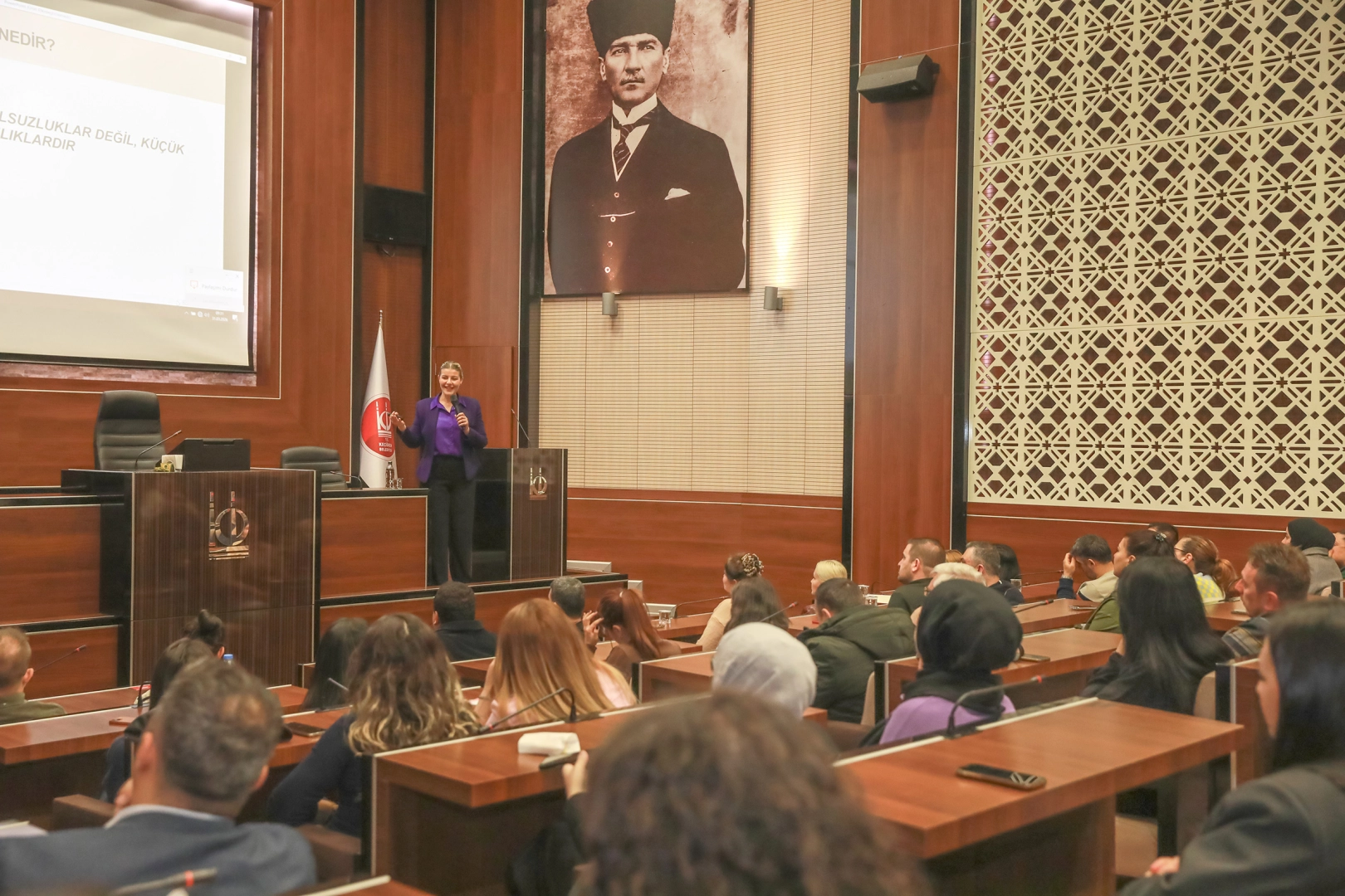 Ankara Keçiören Belediyesi’nde personele ‘etik’ eğitimi