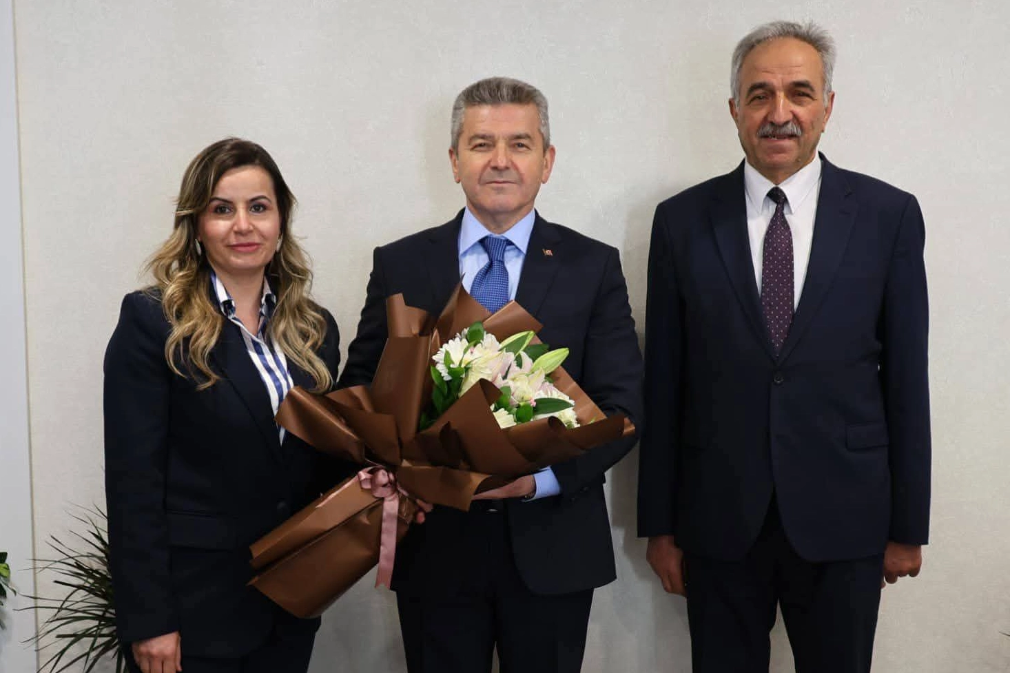 Artvin’de Vali Ergün’den İl Özel İdaresi’ne ‘hayırlı olsun’ ziyareti