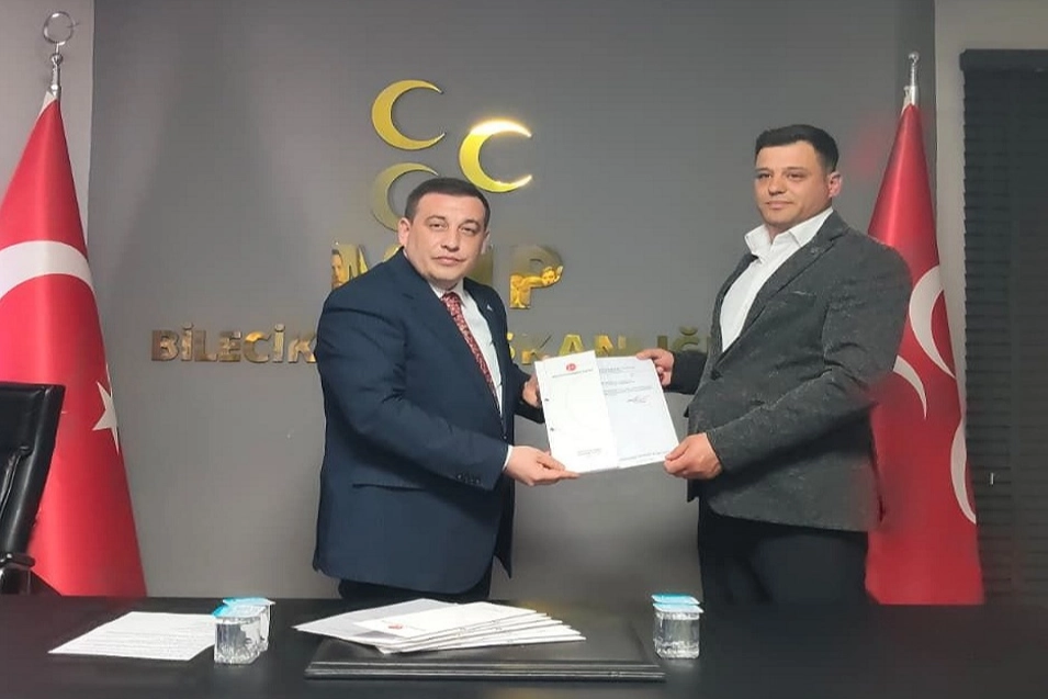 Bilecik’te yoğun iş temposu dolayısıyla istifa eden MHP’li ilçe başkanı yeniden aynı göreve getirildi!