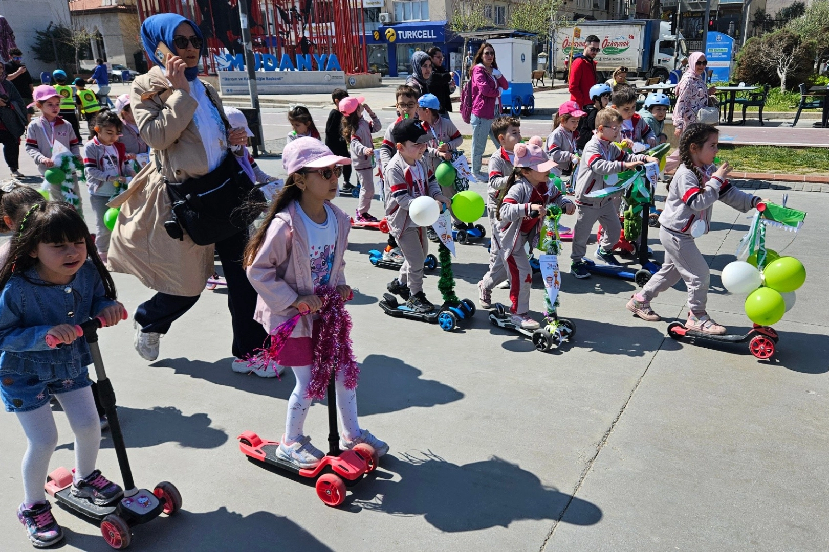 Bursa Mudanya’da miniklere ‘scooter’ şenliği