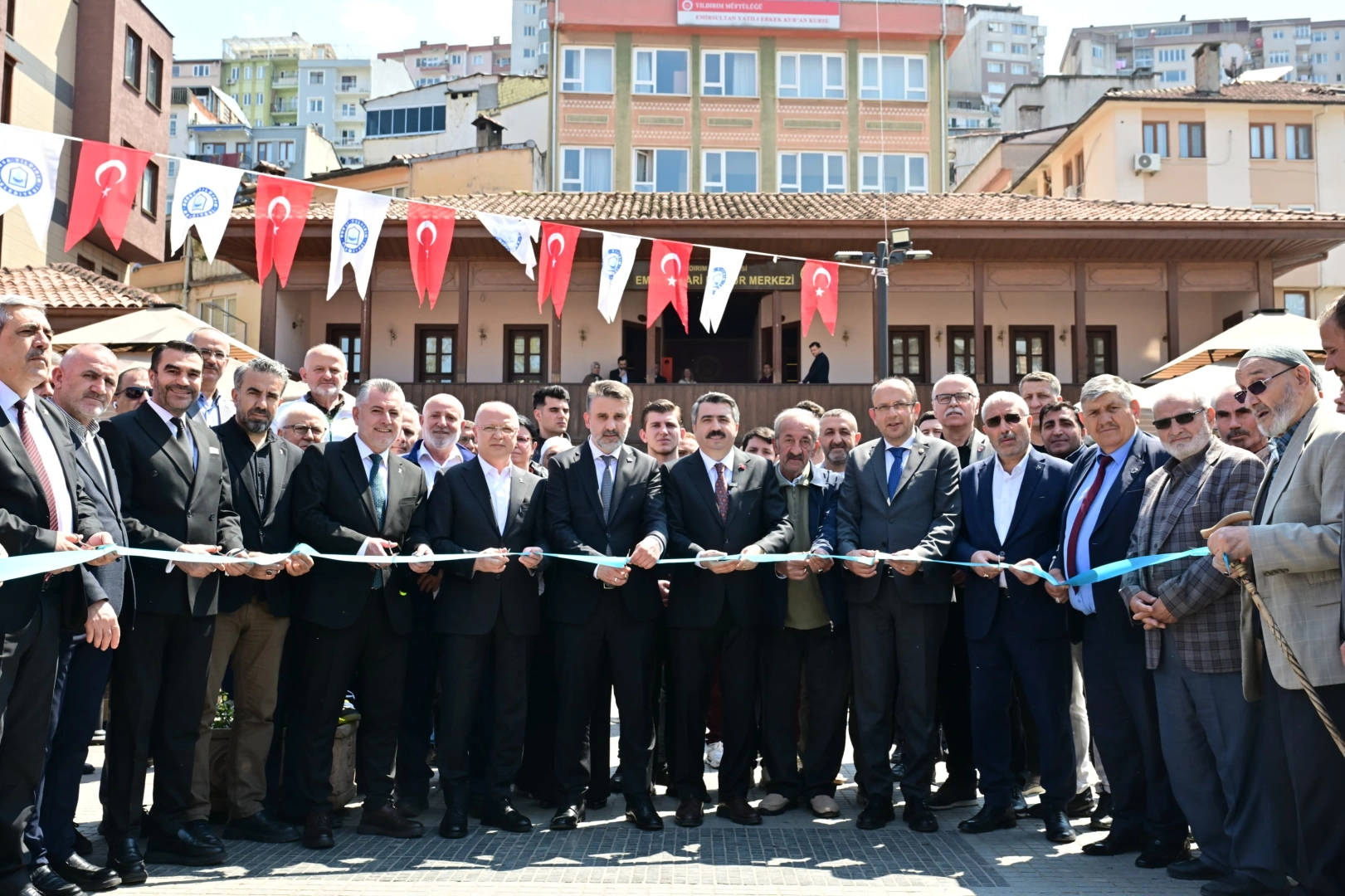 Bursa Yıldırım’da ‘Emir Buhari’ yenilenen yüzüyle açıldı