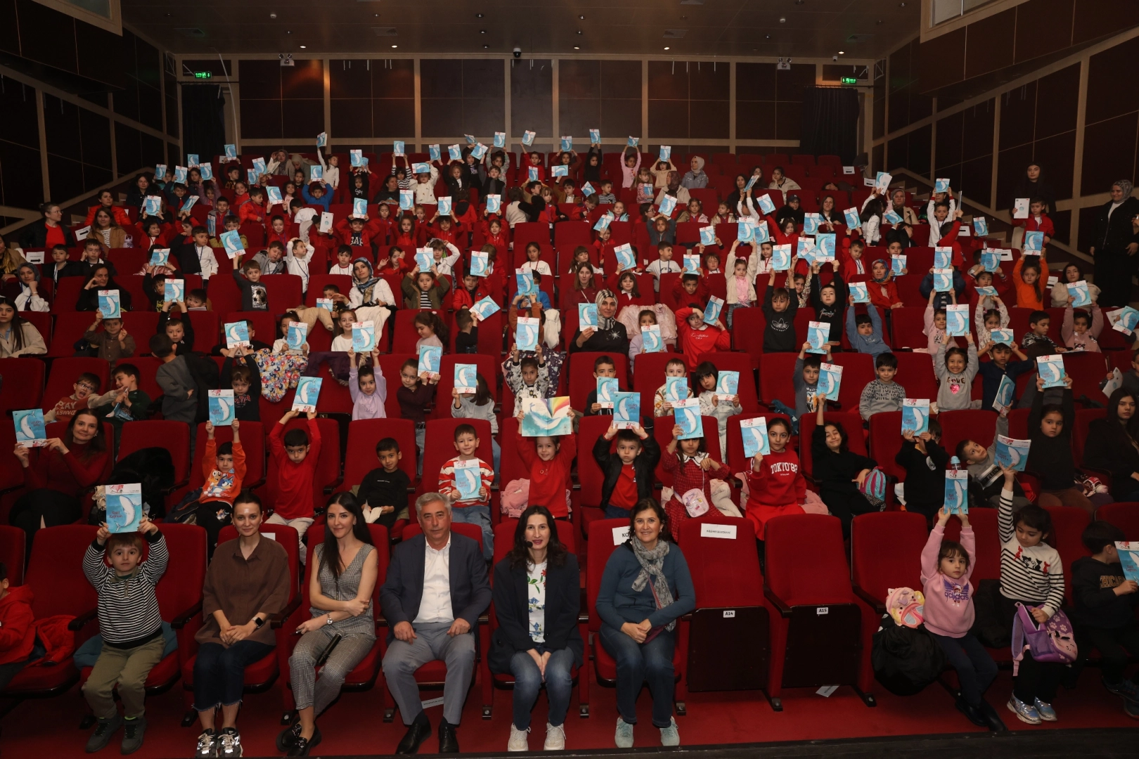 Bursalı minikler “Kızıl Kaptan” ile hayal yolculuğuna çıktı