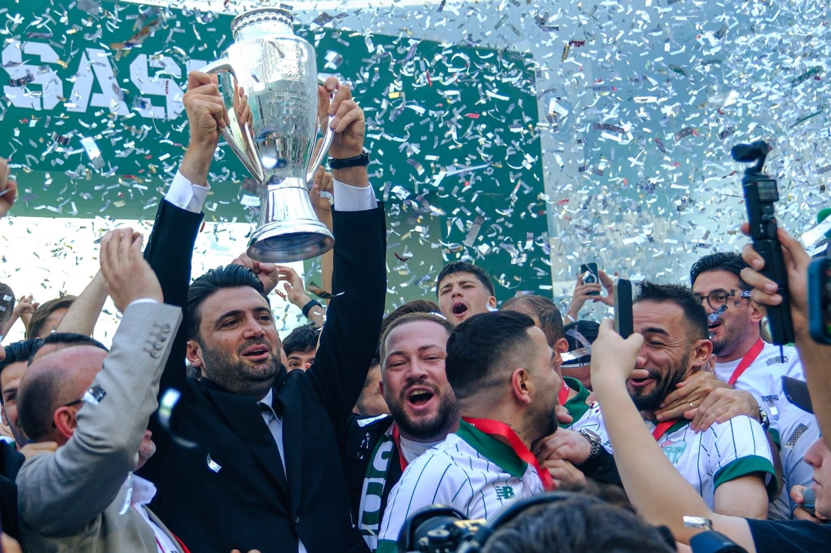 Bursaspor tarih yazdı… Kupasına kavuştu!