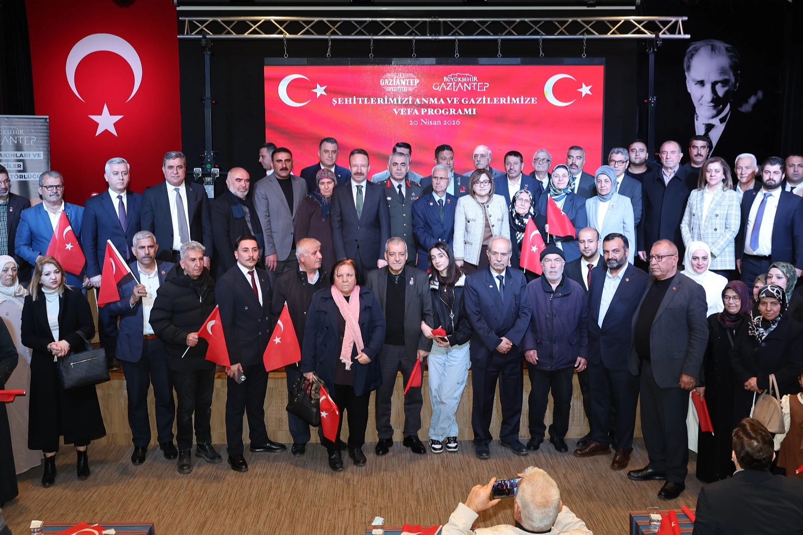 Gaziantep’te Başkan Şahin şehit aileleri ve gazilerle buluştu