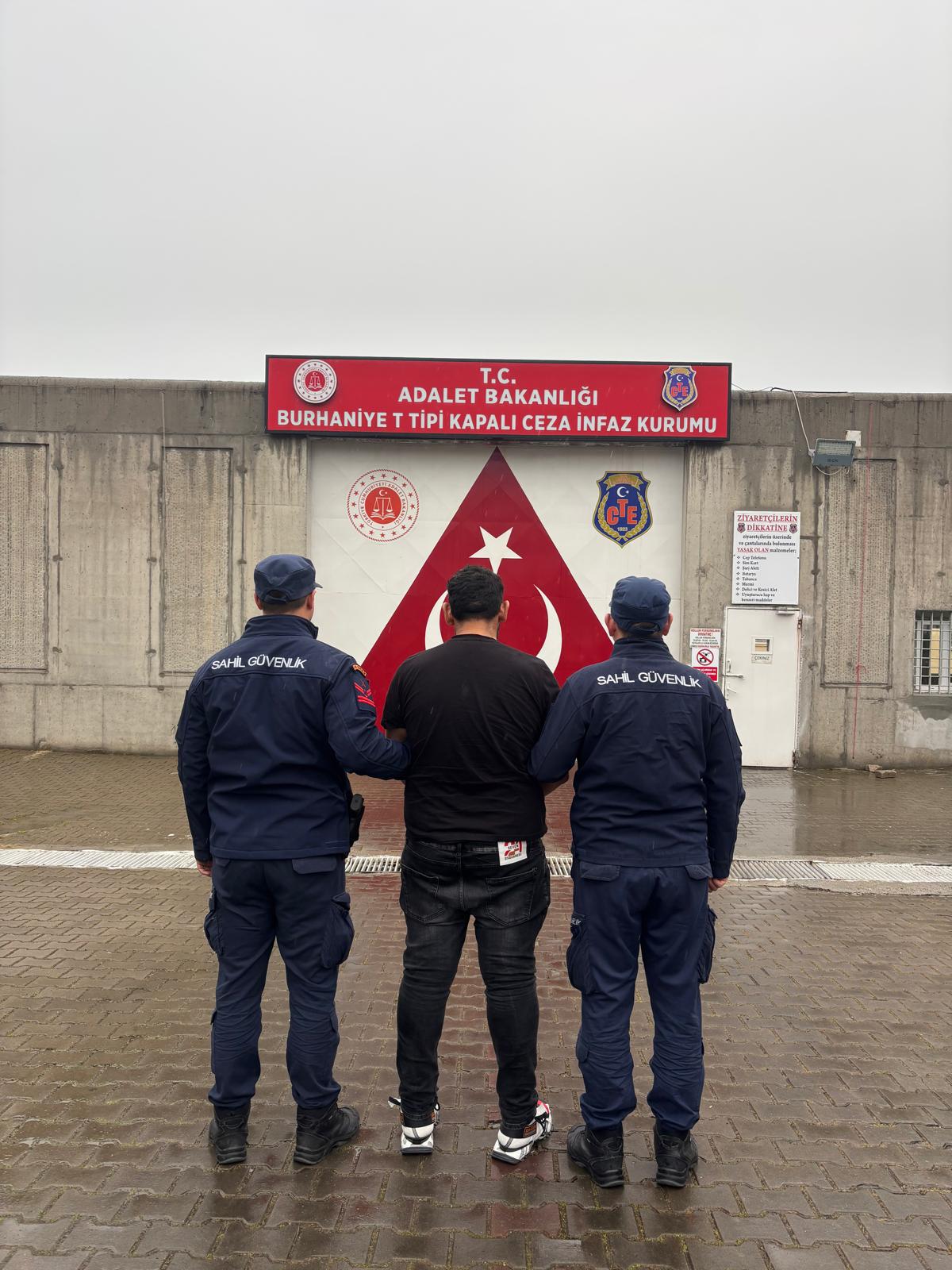 Ege’de Sürat Motoruyla Göçmen Kaçakçılığı Yapan Organizatöre Sahil Güvenlik Balyozu