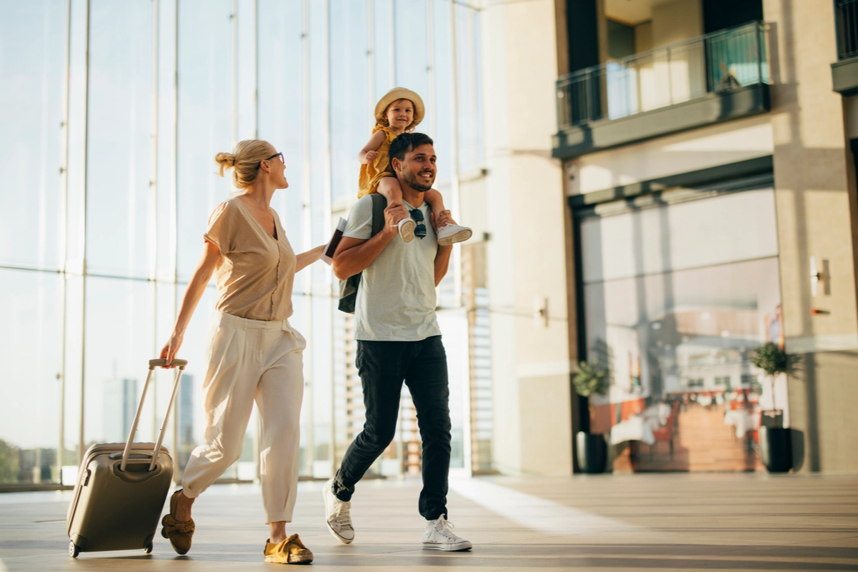İlk yurt dışı seyahati için rehber… Vizesiz rotalar, Schengen ve tur seçenekleri