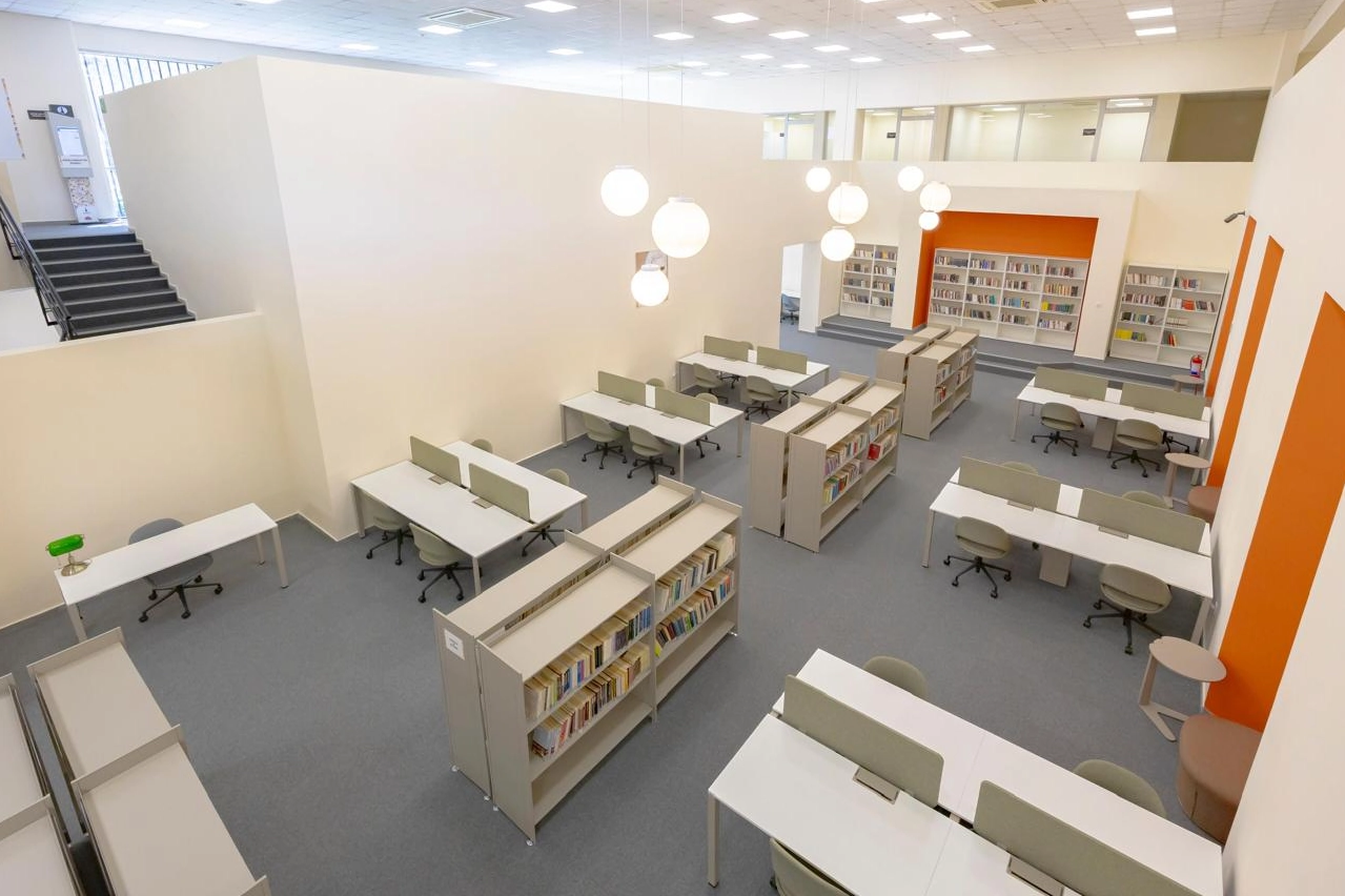 İzmir’de Hasan Ali Yücel Kütüphanesi hizmette