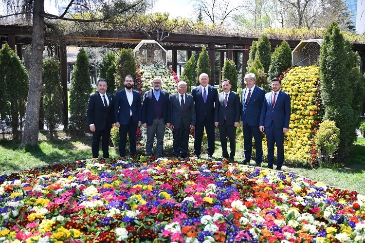 Kayseri Büyükşehir eski Bakan’ı ağırladı