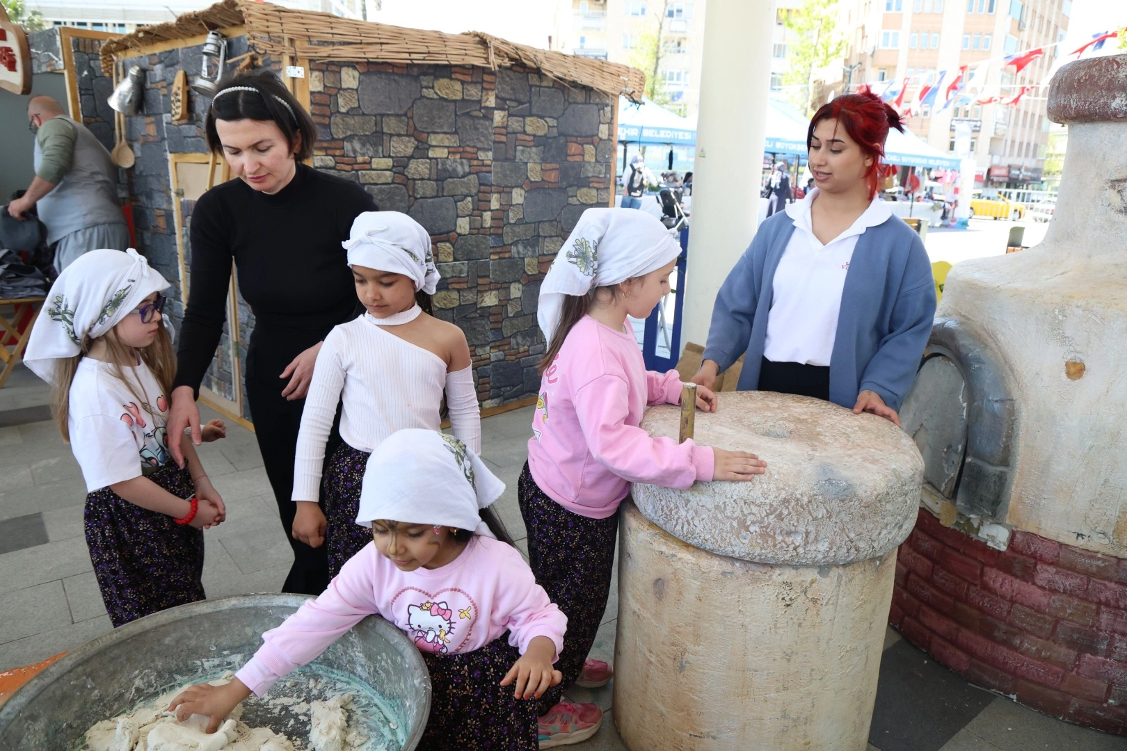 Kocaeli’de minik eller hamur yoğurdu