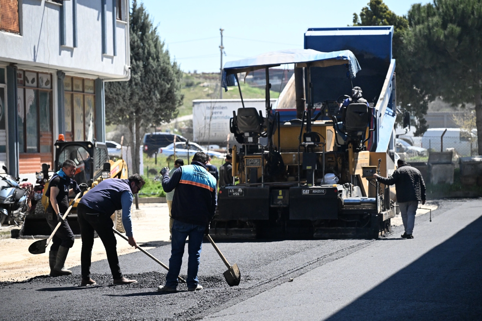 Manisa Ayakkabıcılar Sitesi’nde 2 bin tonluk serim