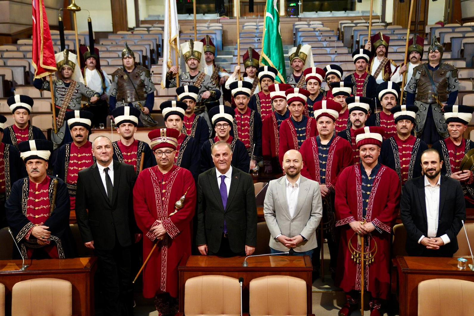 Milli maçta tribünleri coşturan mehteran Saraçhane’de