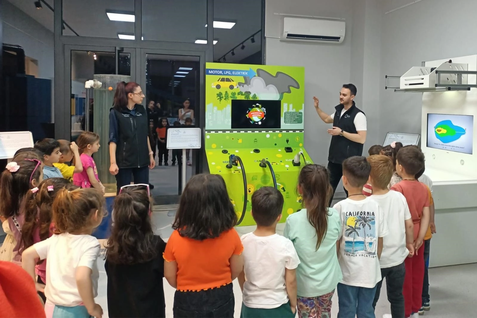 Balıkesirli çocuklara ÇEBİM’de bilim eğitimi