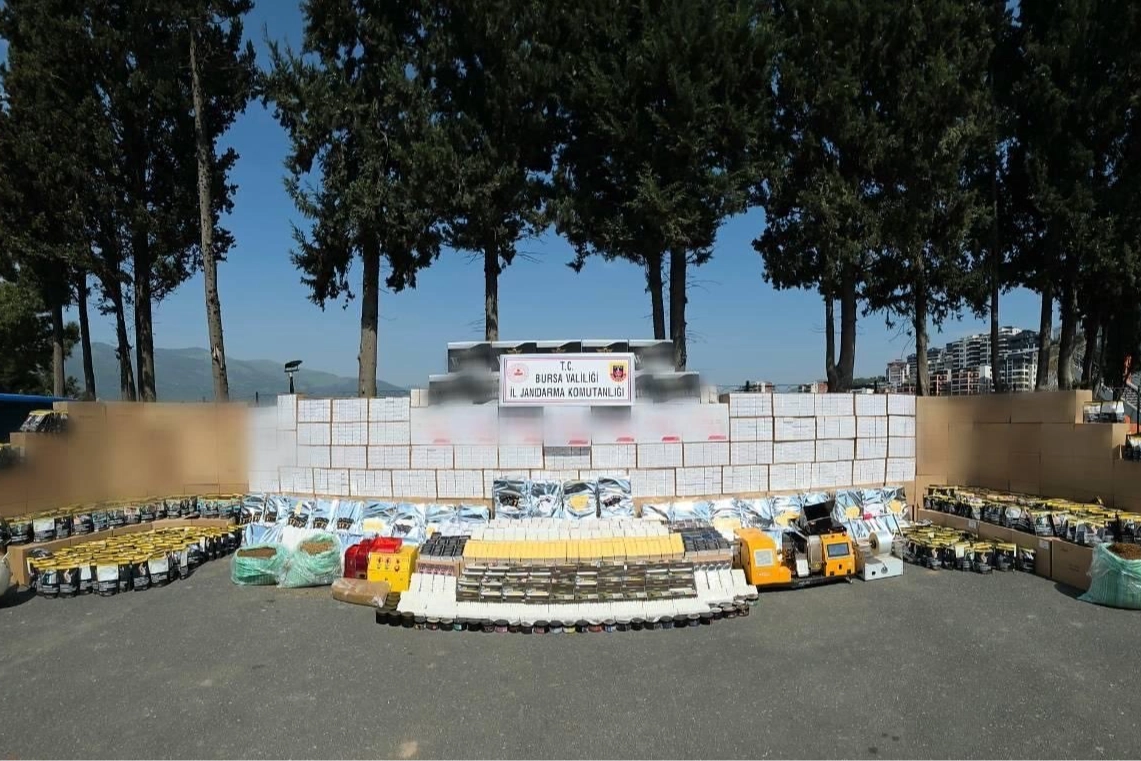 Bursa Gemlik’te milyonlarca makaron ele geçirildi