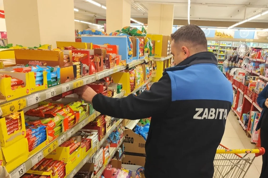 Bursa  İnegöl’de zabıta ekiplerinden bakkal ve marketlere denetim