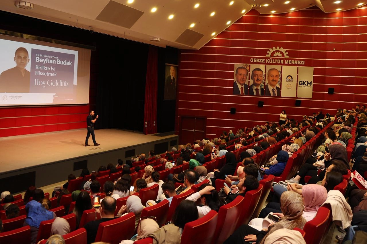 Gebze’de Klinik Psikolog Beyhan Budak söyleşisine yoğun ilgi